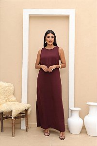 Vestido longo com fenda na lateral