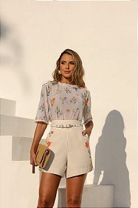 Short Liz estampa flores ao vento