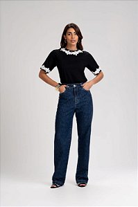 T-shirt com renda constrastante