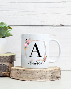Caneca Personalizada com Nome e Inicial Floral