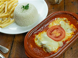 Filé de Frango à parmegiana.