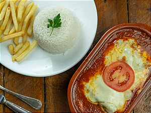 Filé mignon à parmegiana.
