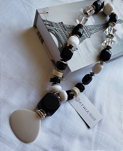 Colar de Mesa Casa Blanca Preto e Branco