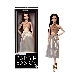 BARBIE COLLECTOR SIGNATURE MODEL SAIA DOURADA - MATTEL