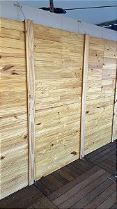 Parede de pallet pinus madeira decoração loja evento