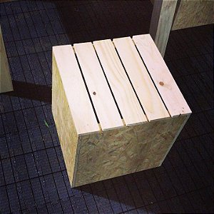 Banco osb + pallet 35x35x35 cm