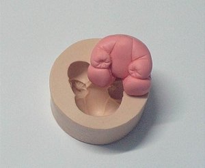759 - Corpo de bebê sentado 3D