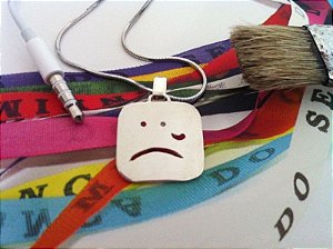 SÍMBOLO EMOTICON TRISTE