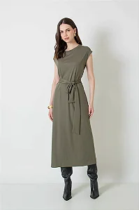VESTIDO MIDI COM CINTO
