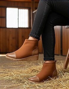 Bota Feminina Cano Curto Usaflex Em Couro Moda E Conforto