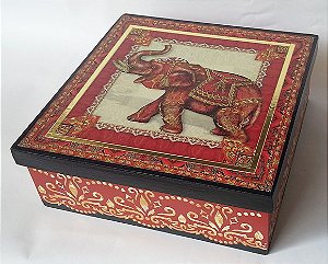 Caixa com elefante indiano