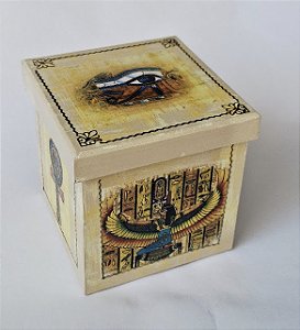 Caixa Alta com Olho de Horus