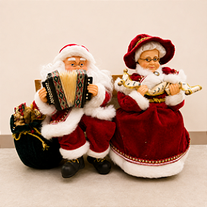 Casal Papai Noel e Mamãe Noel decorativos no banco 28 cm