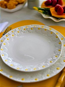 Pratos Sobremesa Mini Margaridas em Relevo kit com 4 unidades