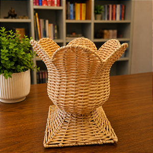 Vaso Decorativo em Fibra Sintética com Base