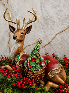 Rena Majestosa Sentada em Resina 80 cm com Árvore de Natal Decorada | Chifres Removíveis | Decoração de Natal Premium | Delicare Home