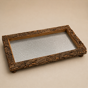 Bandeja Decorativa de Madeira com Acabamento em Cascas Naturais 55 x 28 cm | Bandeja Rústica Premium com Base Elevada | Delicare Home