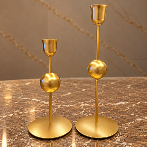 Castiçal de Metal com Esfera Dourada – 25,5 x 9 cm