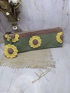Estojo Multiuso Girassol em Crochê com Forro e Zíper (22 x 8 cm)
