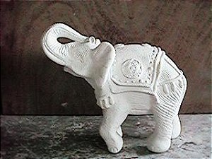 ELEFANTE COM MANTO GRANDE - 1067