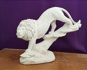 LEÃO NA SAVANA 31CM - 2182
