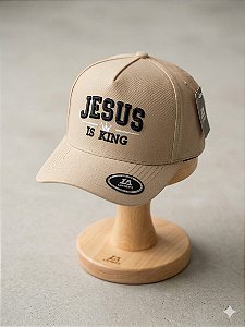 Boné bordado aba curva - jesus is King