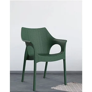Poltrona Plástica Verde com Braço – Cadeira Polipropileno Jardim Varanda Área Gourmet Piscina
