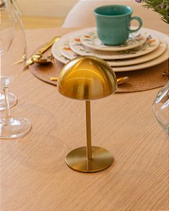 Luminária de Mesa Eclipse Dourada com LED e 3 Tons USB Lyor