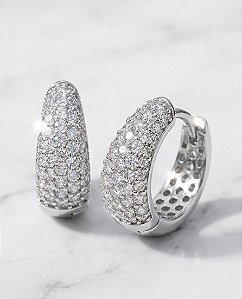 Argola Cravejada com Zircônias Prata
