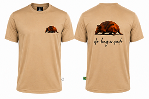 Camiseta Tatu do Mundo Usando