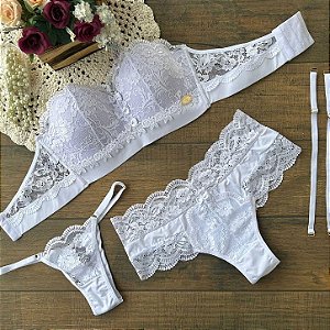 Conjunto tomara que caia de renda com duas calcinhas