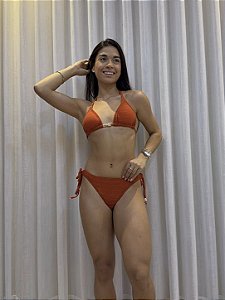 Calcinha básica de amarrar Coral