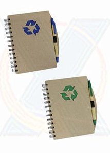 S421 - Bloco de anotações e caneta, material reciclado, folhas brancas pautadas. Contém 60 folhas.