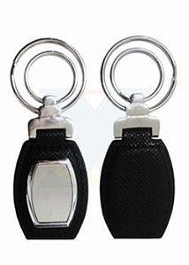 D257 - Chaveiro de couro com metal e 2 argolas. Embalagem caixinha preta.