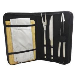 D473 - Kit Churrasco com avental e 4 peças de metal, em estojo sintético