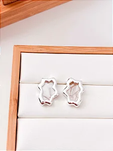 Brinco Orgânico Estrelar Madrepérola Banhada Prata