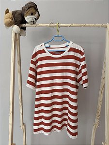 TAM 14. Reserva. Blusa básica com listras brancas e vermelhas