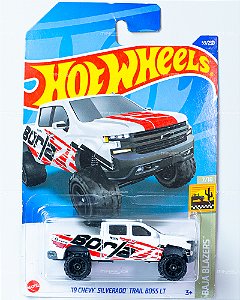 Hot Wheels '19 Chevy Silverado Trail Boss LT - Baja Blazers 2022 HCW64 1:64