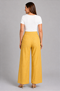 Calça Feminina com Bolsos