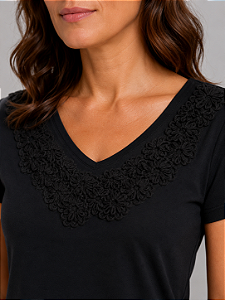 Blusa Feminina Preta Bordado Aplicado
