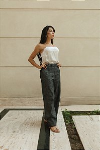 Calça com elástico nas costas