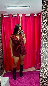 Conjunto vinho em alfaiataria