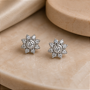 Brinco Flor de Prata 925 cravejado de Zircônias