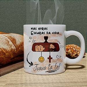 Caneca Cristã “Nas Horas Escuras da Vida, Jesus Tá Lá” | Porcelana 325 ml | 1 Unidade – Fenari