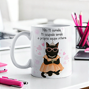 Caneca Divertida “Não Tô Sumida, Tô Ocupada Sendo a Própria Equipe Inteira” | Porcelana 325 ml | 1 Unidade – Fenari