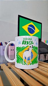 Caneca Brasil “Pra Cima, Brasil” com Cachorro | Porcelana 325 ml | 1 Unidade – Fenari
