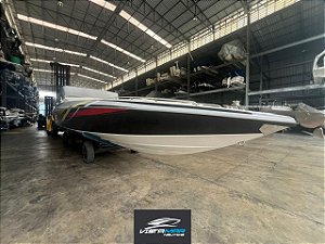 Lancha Magnum Sport 39 pés com Parelha Kad 44 - Impecável