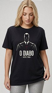 Camiseta Feminina O Diabo Veste Toga