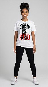 Camiseta Feminina É Inútil Orar como um Cristão e Votar como um Ateu