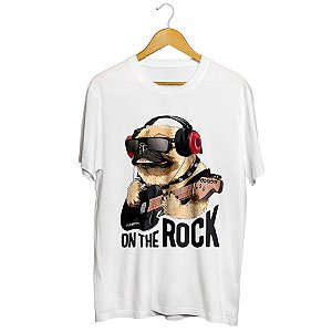 Camiseta Pug On The Rock